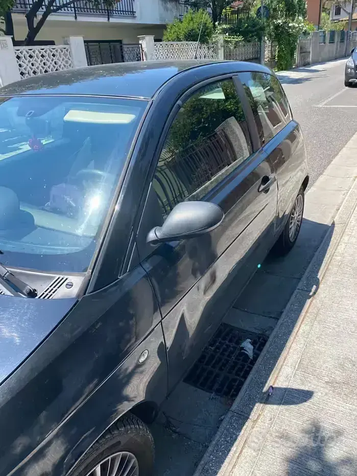 Usata Lancia Ypsilon 60 CV (44 kW) 2006 Nero Utilitaria