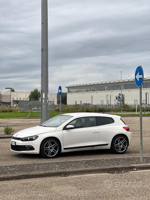 Usata VW Scirocco 200 CV (147 kW) 2009 Bianco Coupé