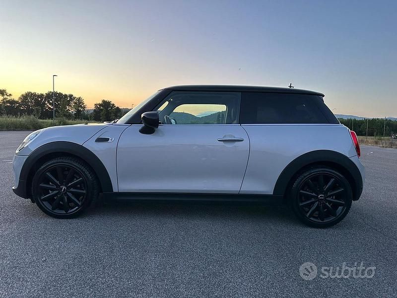 Argento Usata 2020 Mini Cooper Due volumi | 20.800 € (Buon prezzo) - Immagine 1/4