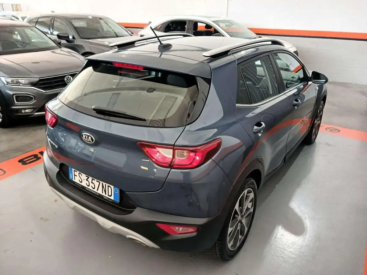 Usata Kia Stonic 101 CV (74 kW) 2019 Blu SUV