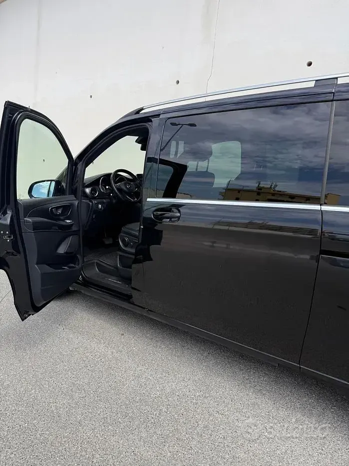 Usata Mercedes V250 Premium 190 CV (139 kW) 2019 Nero Monovolume
