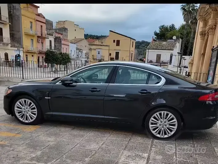 Usata Jaguar XF 240 CV (176 kW) 2011 Berlina