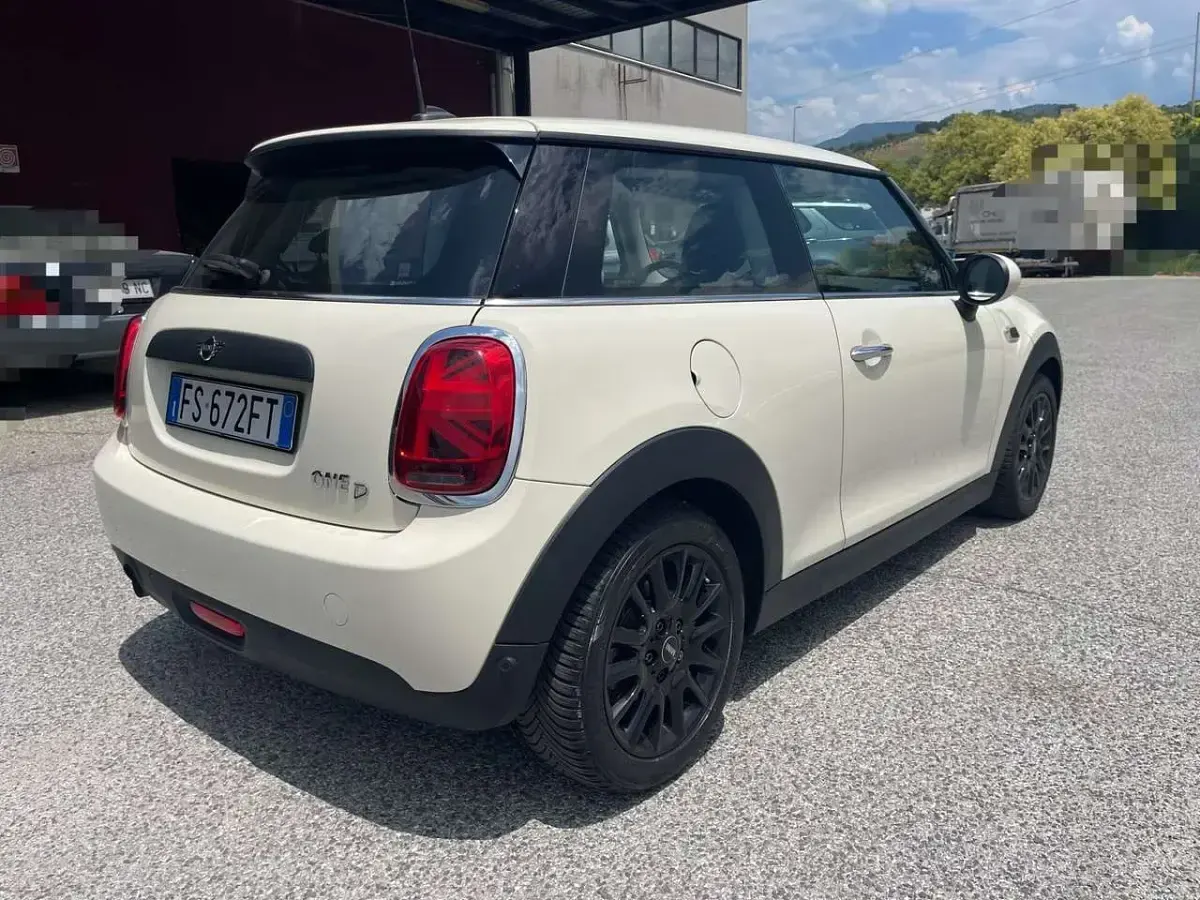 Usata Mini One D 95 CV (69 kW) 2019 Beige Utilitaria