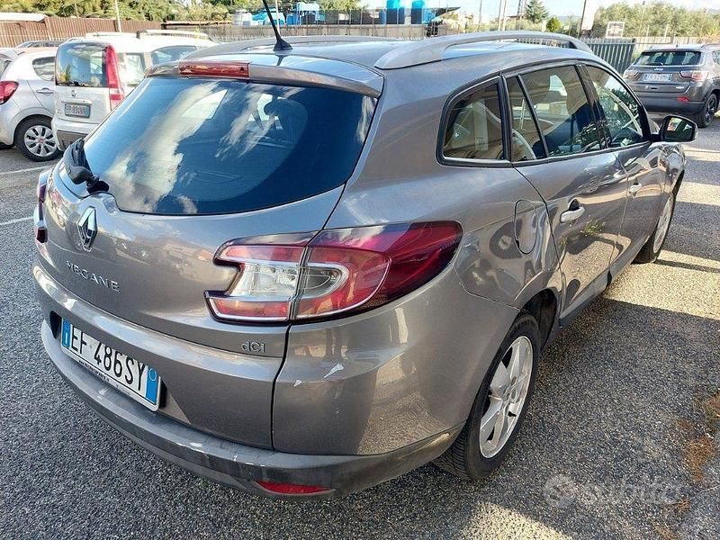 Usata Renault Mégane GrandTour 110 CV (80 kW) 2011 Grigio scuro Station wagon