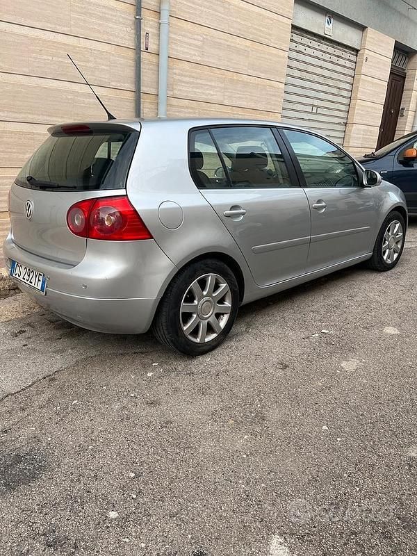 Usata VW Golf IV 140 CV (102 kW) 2005 Grigio Berlina