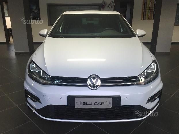 Volk Wagon Volkswagen Golf 8 R Line
