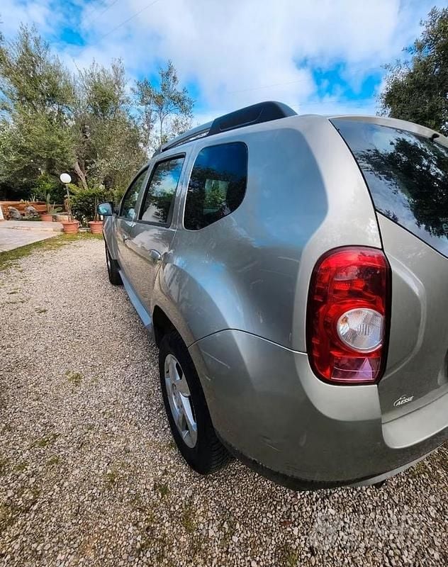 Usata Dacia Duster 110 CV (80 kW) 2012 Verde SUV