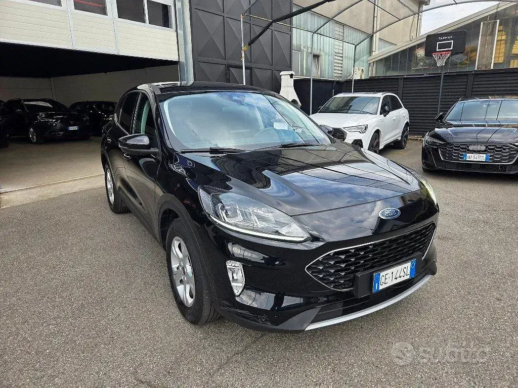 Usata Ford Kuga 120 CV (88 kW) 2021 Nero SUV