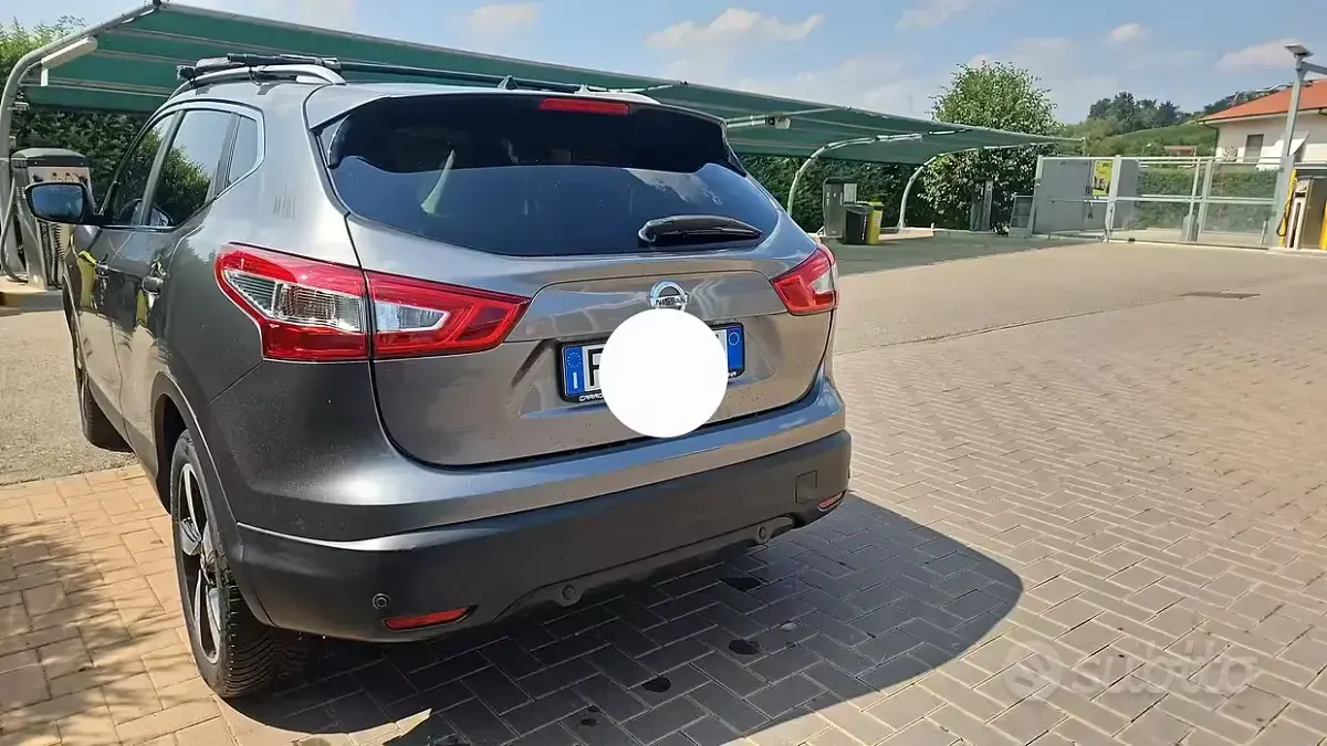 Usata Nissan Qashqai N-Connecta 115 CV (84 kW) 2017 Grigio SUV