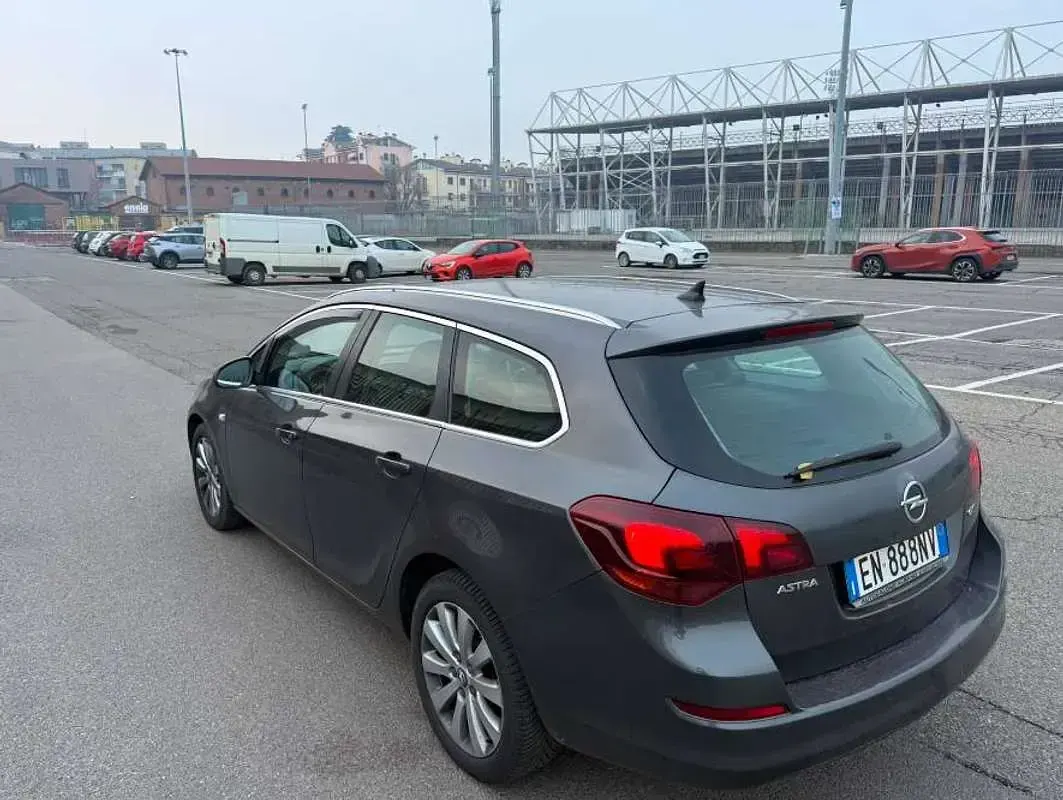 Usata Opel Astra Sport 125 CV (91 kW) 2012 Grigio Station wagon