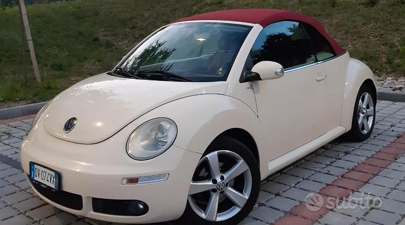 Usata VW New Beetle 2010 Utilitaria