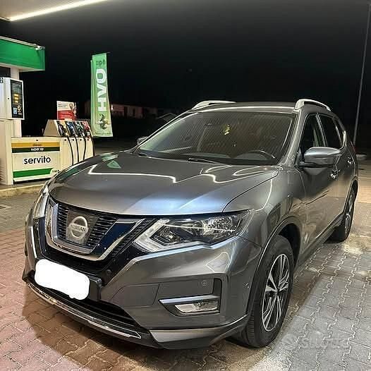 Usata Nissan X-Trail Tekna 176 CV (129 kW) 2017 Grigio SUV