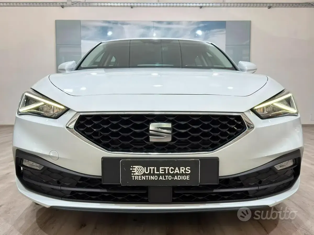 Usata Seat Leon Style 150 CV (110 kW) 2021 Bianco Berlina