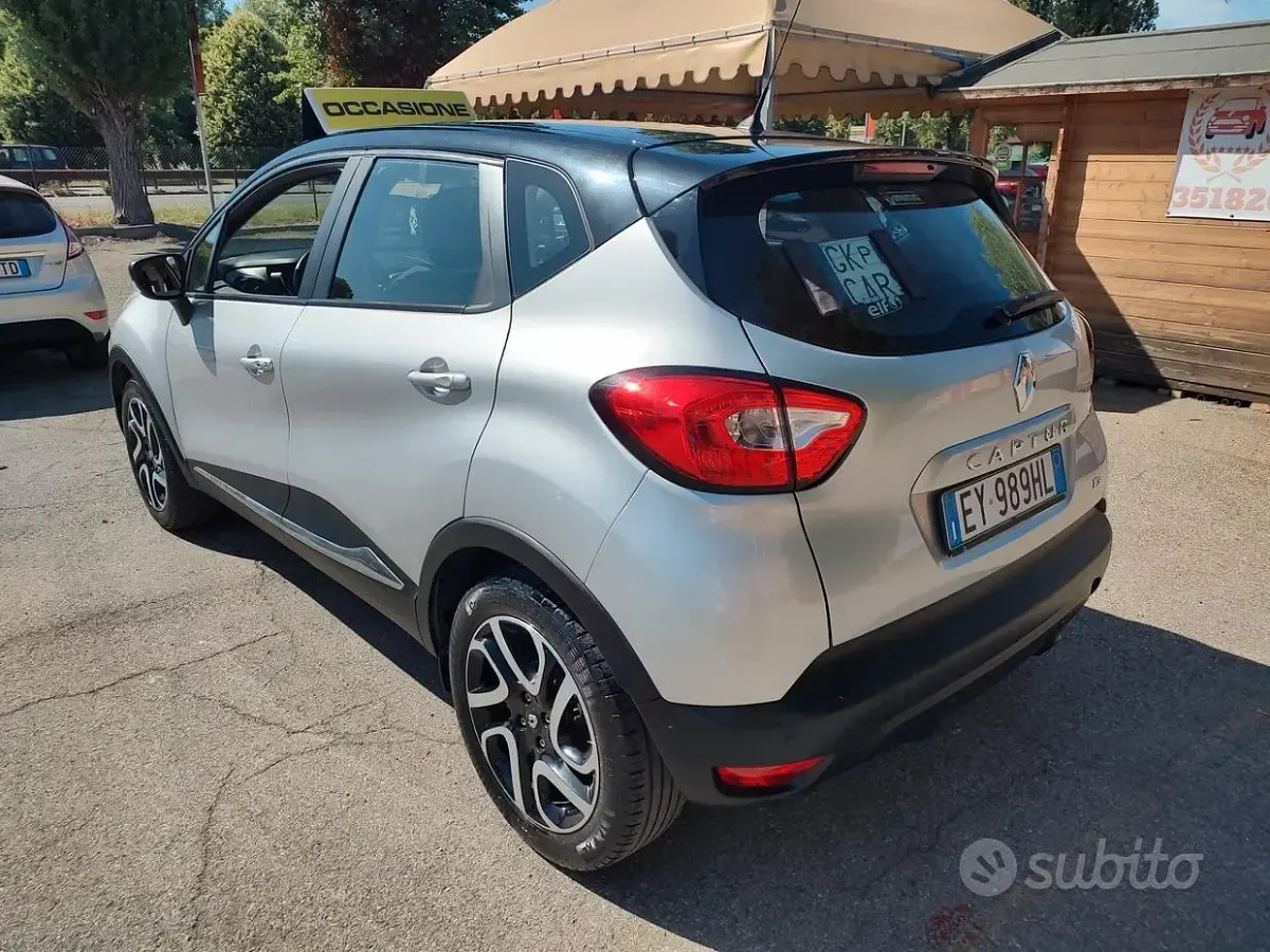 Usata Renault Captur 90 CV (66 kW) 2015 Grigio SUV