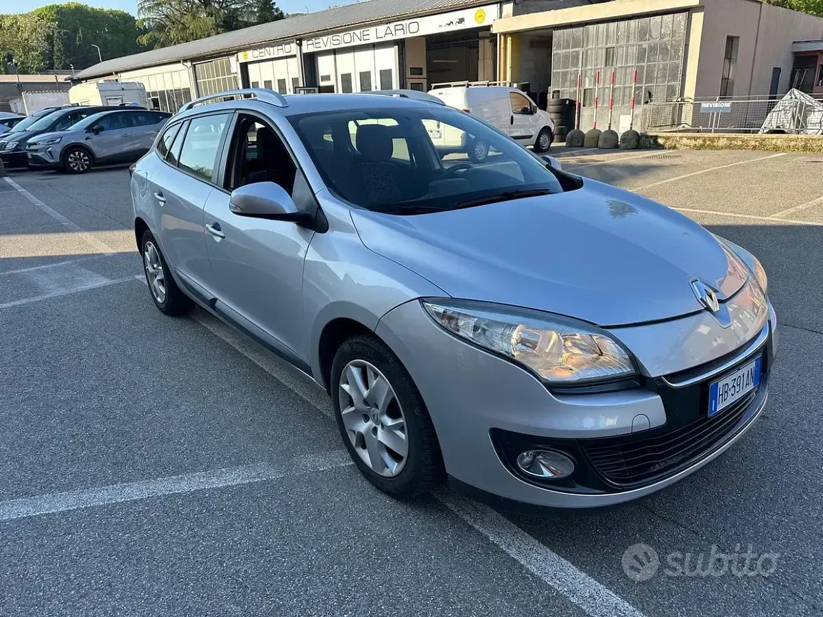 Usata Renault Mégane GrandTour 110 CV (80 kW) 2013 Grigio Station wagon