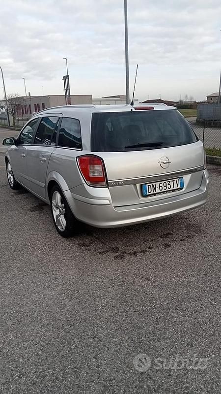Usata Opel Astra 60 CV (44 kW) 2009 Grigio Station wagon