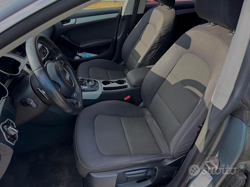 Usata Audi A5 Design 143 CV (105 kW) 2010 Grigio Berlina