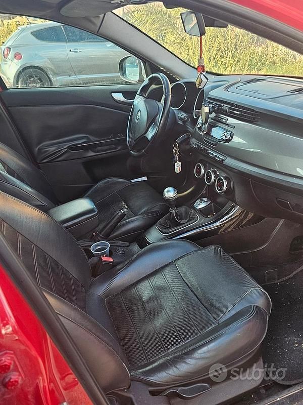 Usata Alfa Romeo Giulietta Progression 170 CV (125 kW) 2010 Rosso Berlina