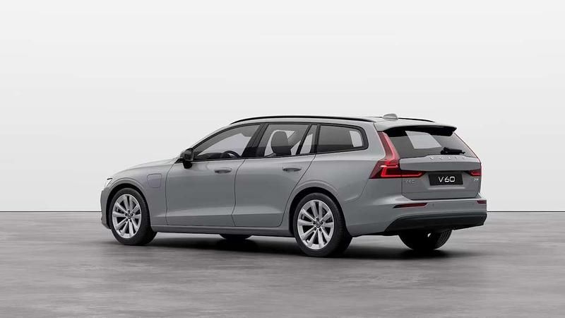 Nuova Volvo V60 Core 349 CV (256 kW) 2025 Grigio Station wagon
