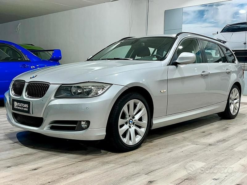 Grigio Usata 2012 BMW 320 Efficient Dynamics Station wagon | 5990 € (Super prezzo) - Immagine 1/4