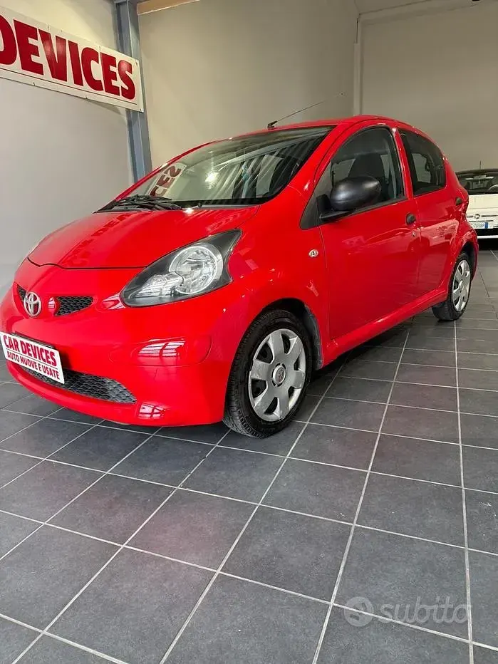 Usata Toyota Aygo 68 CV (50 kW) 2009 Rosso Utilitaria