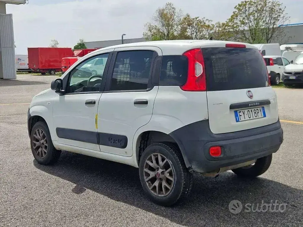 Usata Fiat Panda 4x4 Pop 86 CV (63 kW) 2019 Bianco Utilitaria