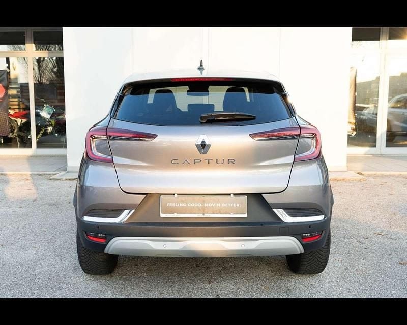 Usata Renault Captur Techno 91 CV (66 kW) 2024 Grigio cassiopea / tetto grigi SUV