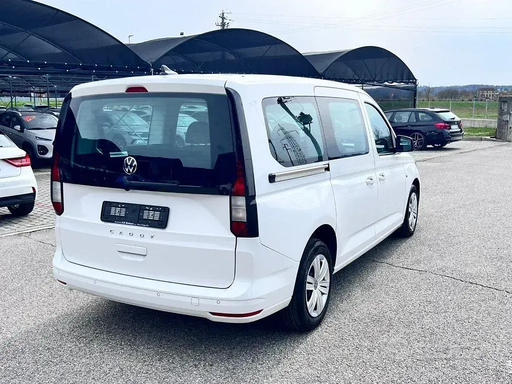 Usata VW Caddy Maxi 122 CV (89 kW) 2024 Bianco Monovolume
