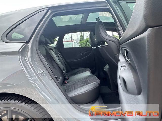 Usata Hyundai i30 N Performance 280 CV (205 kW) 2023 Grigio Berlina