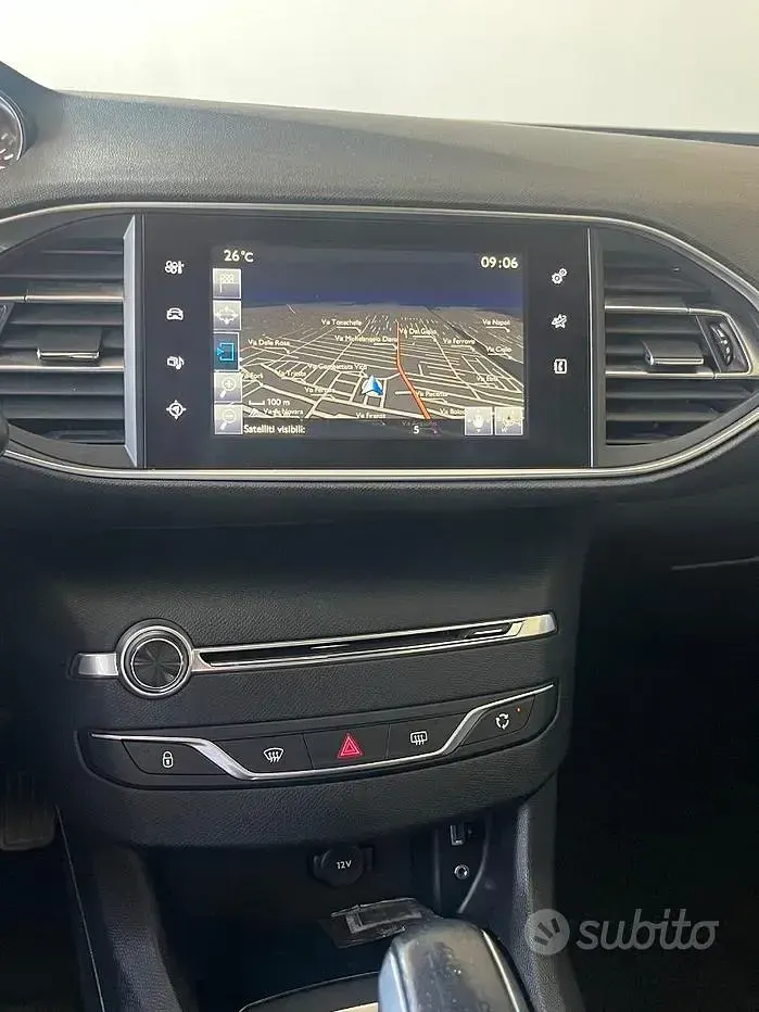 Usata Peugeot 308 99 CV (72 kW) 2016 Nero Berlina