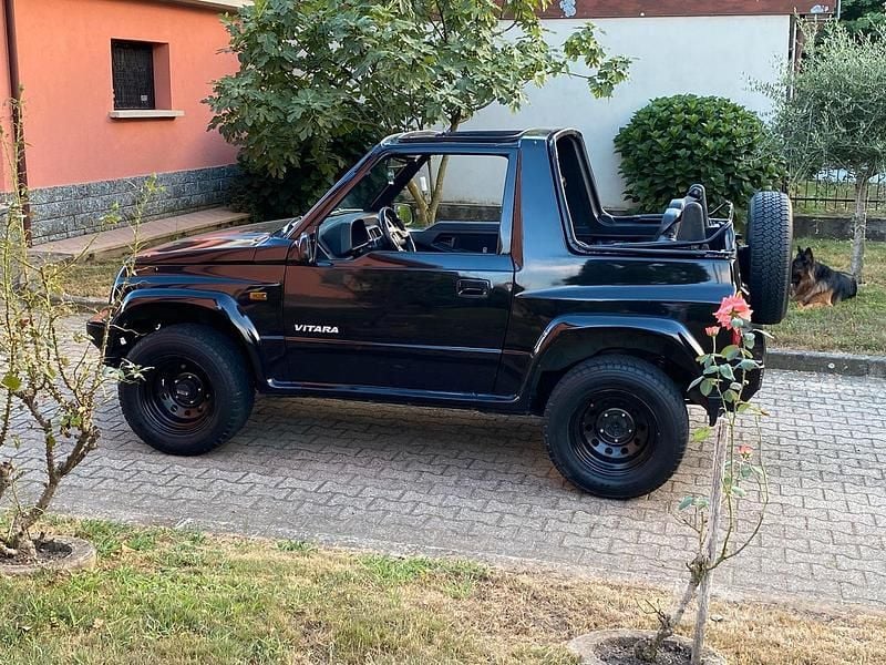 Usata Suzuki Vitara 75 CV (55 kW) 1992 Nero SUV