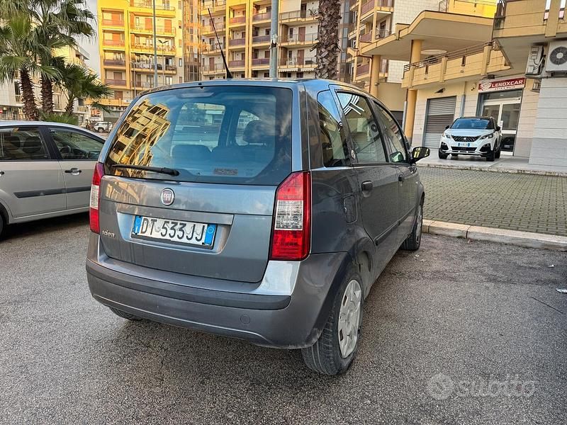 Usata Fiat Idea 70 CV (51 kW) 2009 Grigio Monovolume