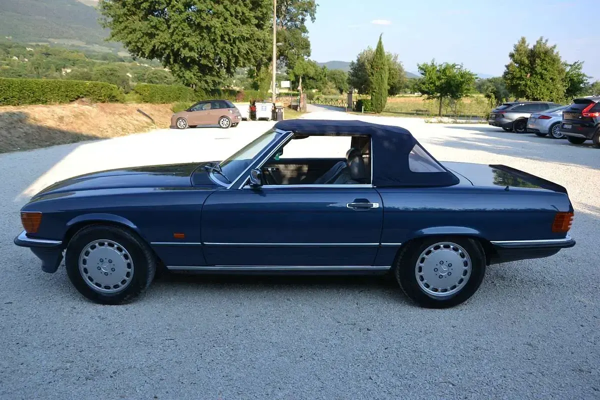 Usata Mercedes SL500 245 CV (180 kW) 1986 Blu/azzurro Cabrio