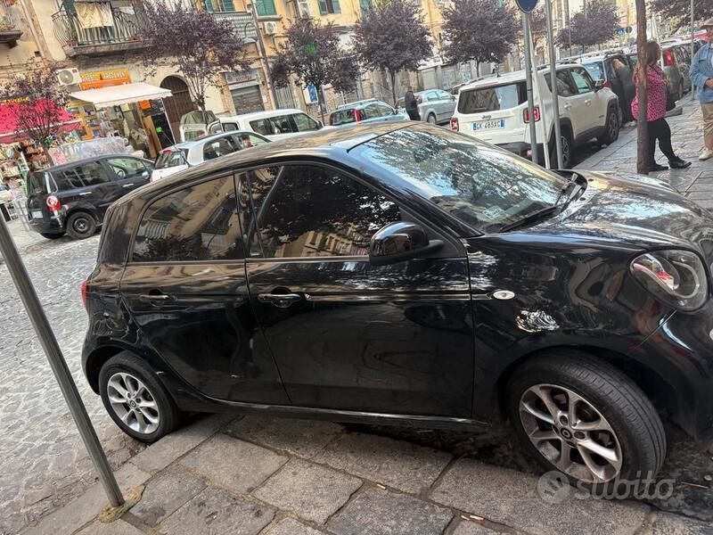 Usata Smart ForFour 71 CV (52 kW) 2016 Nero Utilitaria