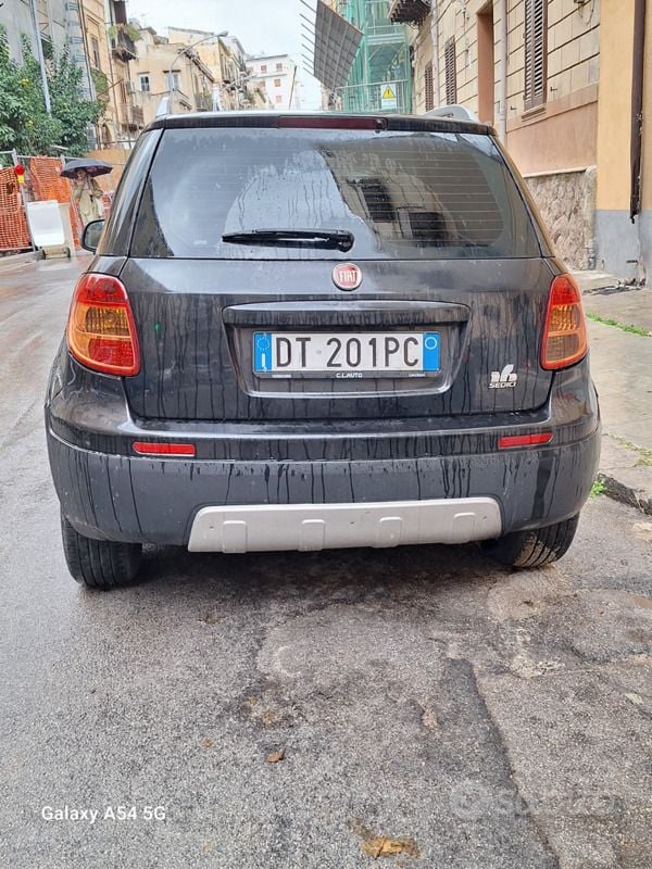 Usata Fiat Sedici 120 CV (88 kW) 2009 Nero SUV