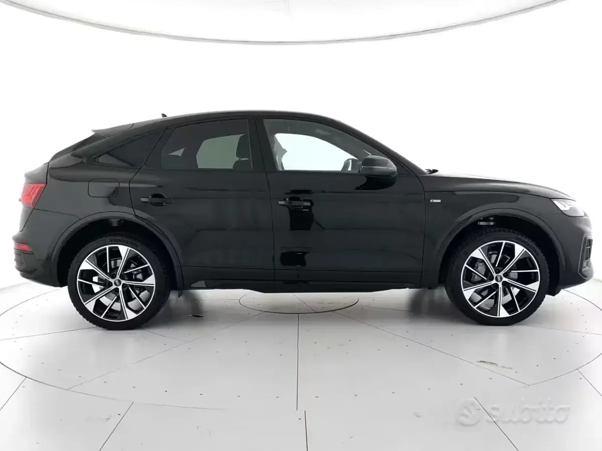 Usata Audi Q5 Sportback Ambiente 204 CV (150 kW) 2024 Nero mito metallizzato SUV