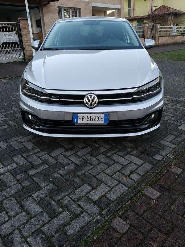 Usata VW Polo R-line 95 CV (69 kW) 2018 Argento Berlina