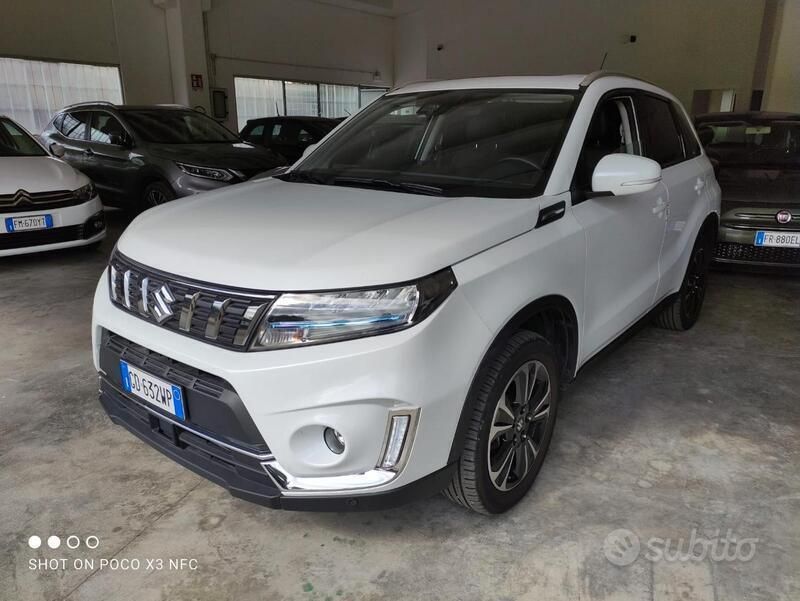 Bianco Usata 2021 Suzuki Vitara SUV | 24.000 € (Molto cara) - Immagine 1/4