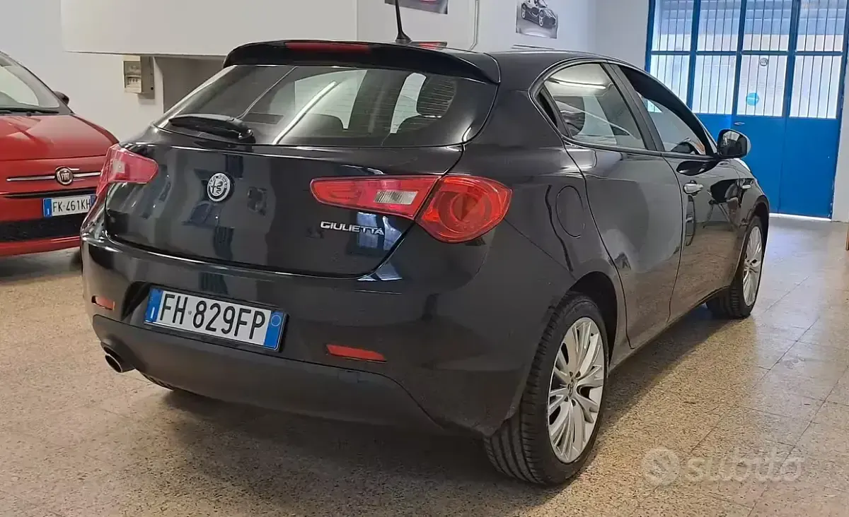 Usata Alfa Romeo Giulietta Super 120 CV (88 kW) 2017 Nero Utilitaria