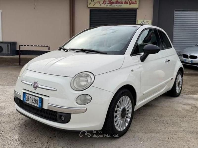 Usata Fiat 500 Lounge 69 CV (50 kW) 2011 Bianco Utilitaria