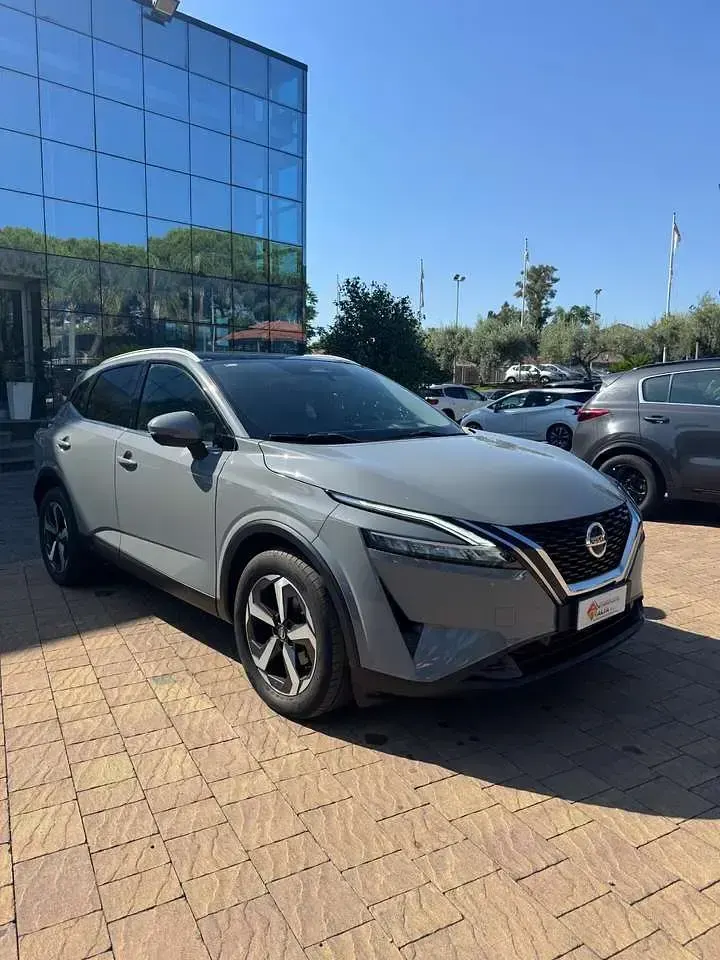 Usata Nissan Qashqai N-Connecta 140 CV (102 kW) 2021 Grigio SUV