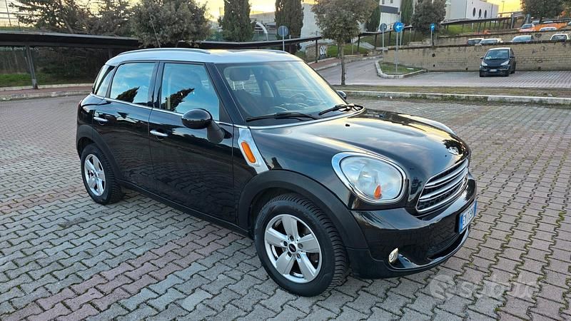 Usata Mini Cooper Countryman Business 111 CV (81 kW) 2015 Nero SUV