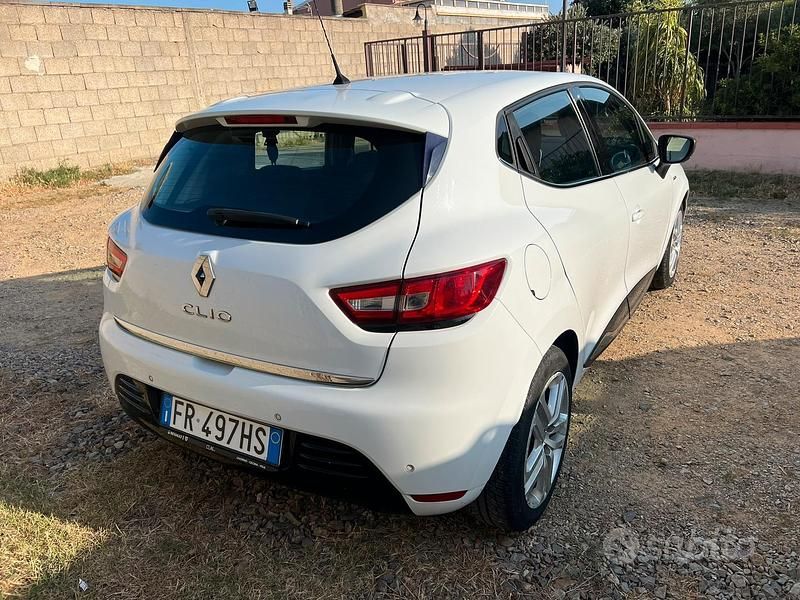 Usado Renault Clio IV 75 CV (55 kW) 2018 Blanco Utilitario