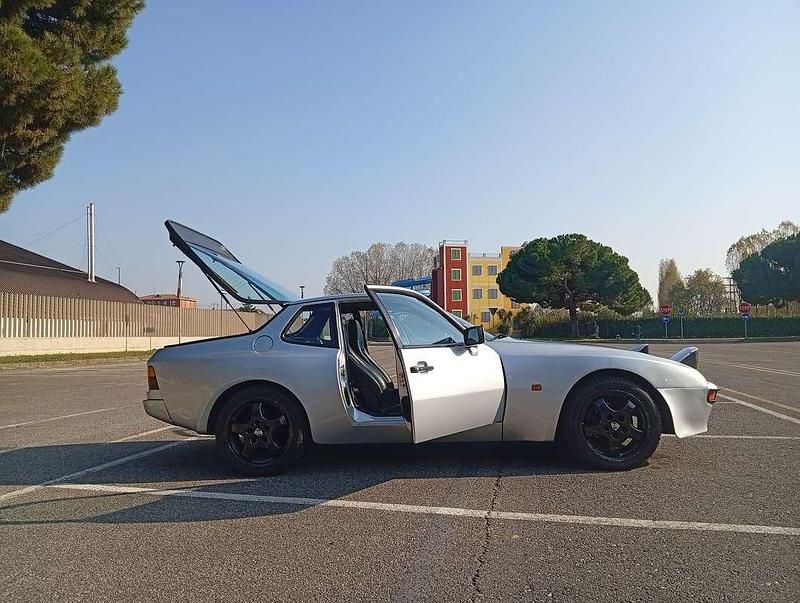 Usata Porsche 944 163 CV (119 kW) 1982 Argento Coupé