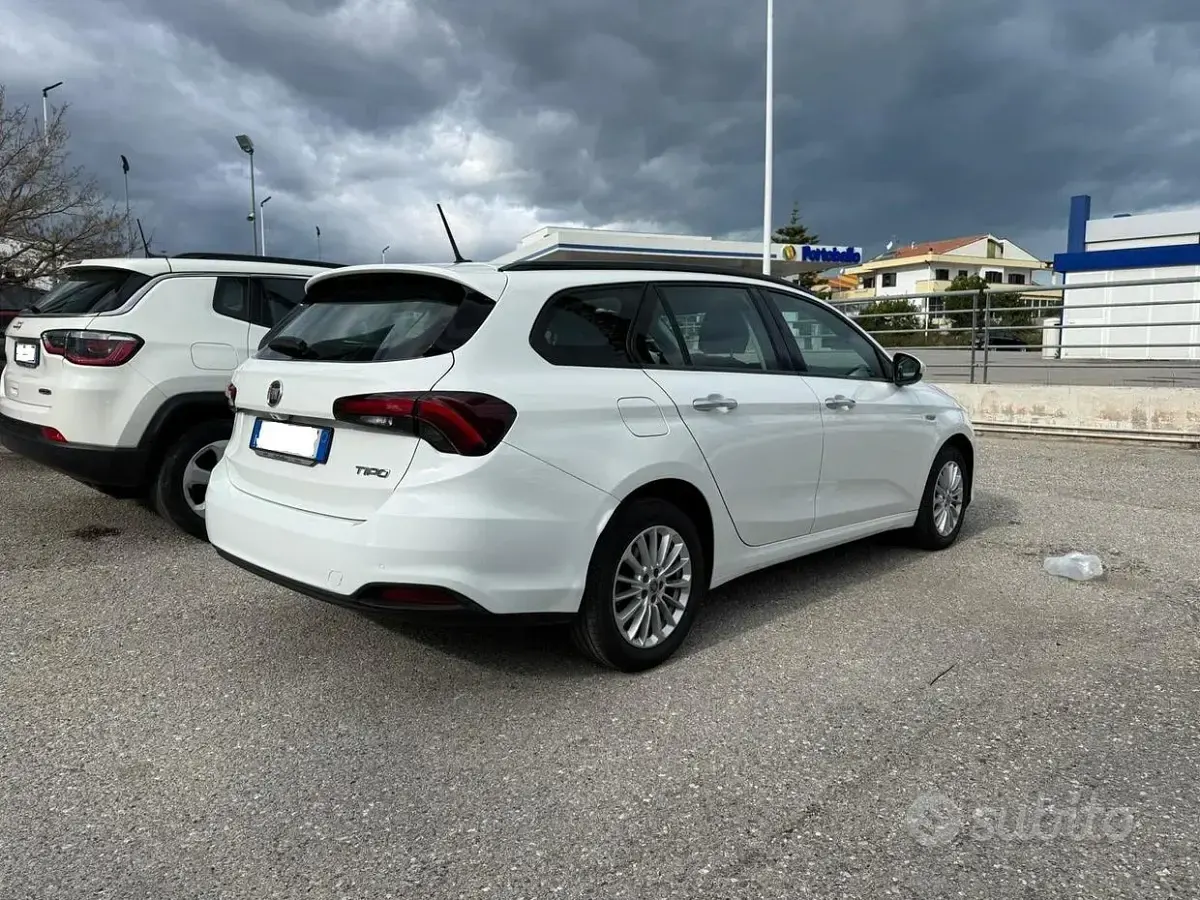 Usata Fiat Tipo Business 131 CV (96 kW) 2021 Bianco Station wagon