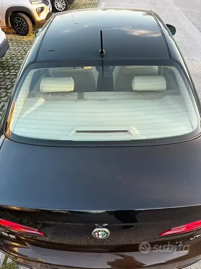 Usata Alfa Romeo 159 120 CV (88 kW) 2010 Nero Berlina