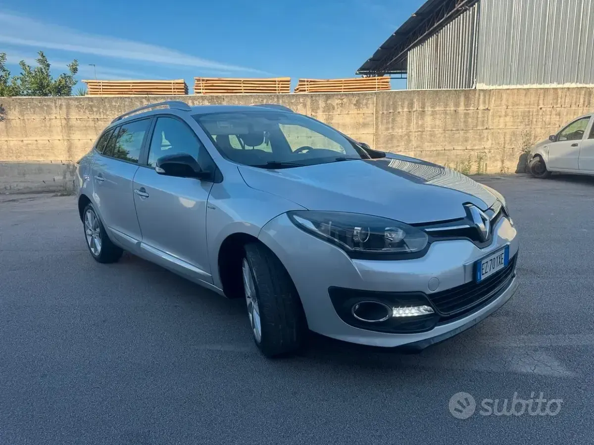 Usata Renault Mégane GrandTour LIMITED 110 CV (80 kW) 2015 Grigio Station wagon