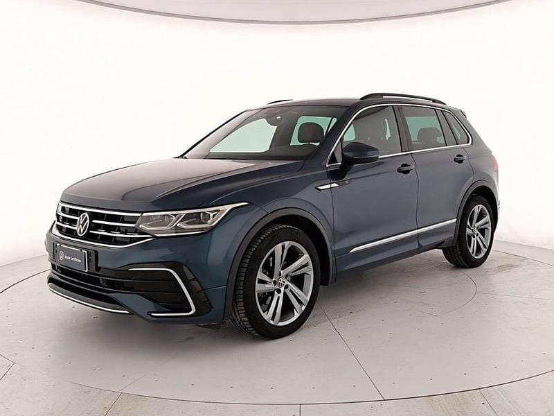 Usata VW Tiguan R-line 150 CV (110 kW) 2023 Nightshade blue metallizzato SUV