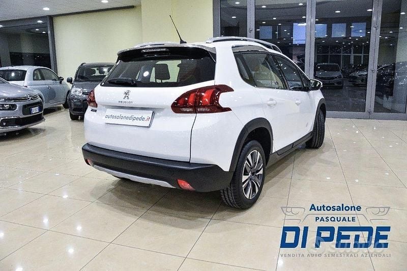 Usata Peugeot 2008 Allure 102 CV (75 kW) 2019 Bianco SUV