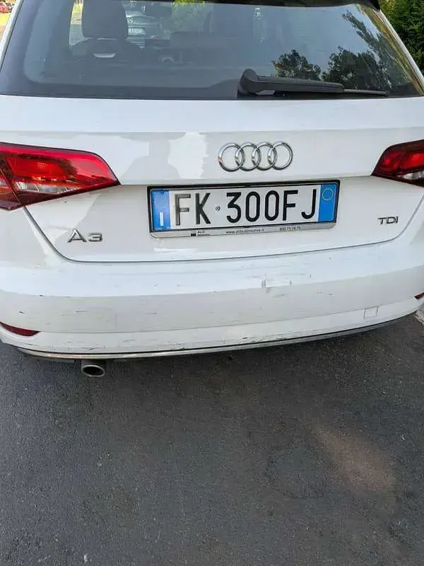 Usata Audi A3 Business 116 CV (85 kW) 2017 Bianco Berlina